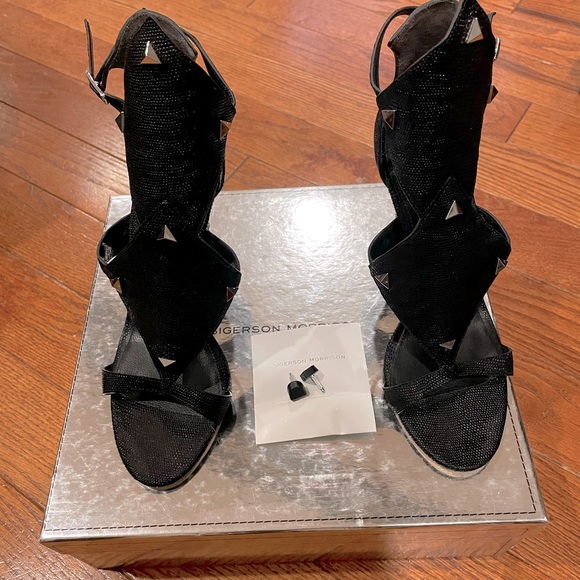 Women’s Black Heels - Picture 1 of 5